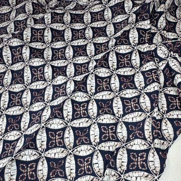 NWT Falls Creek short sleeve v neck navy blue geo print blouse women’s medium - Picture 9 of 13